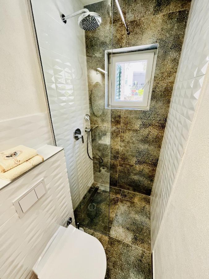 Apartments And Rooms With Parking Space Makarska - 18028 المظهر الخارجي الصورة