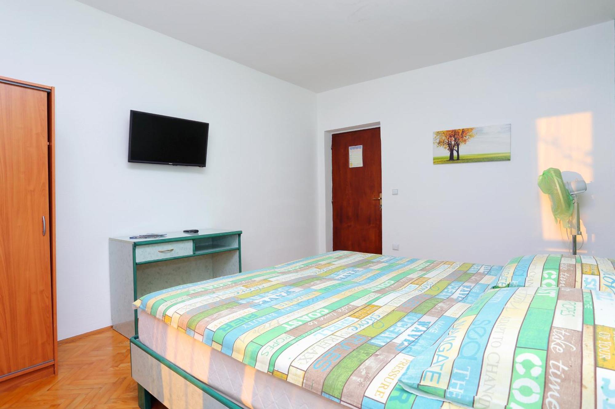 Apartments And Rooms With Parking Space Makarska - 18028 الغرفة الصورة