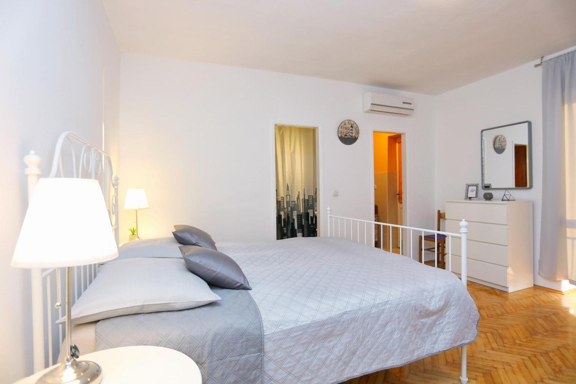 Apartments And Rooms With Parking Space Makarska - 18028 الغرفة الصورة